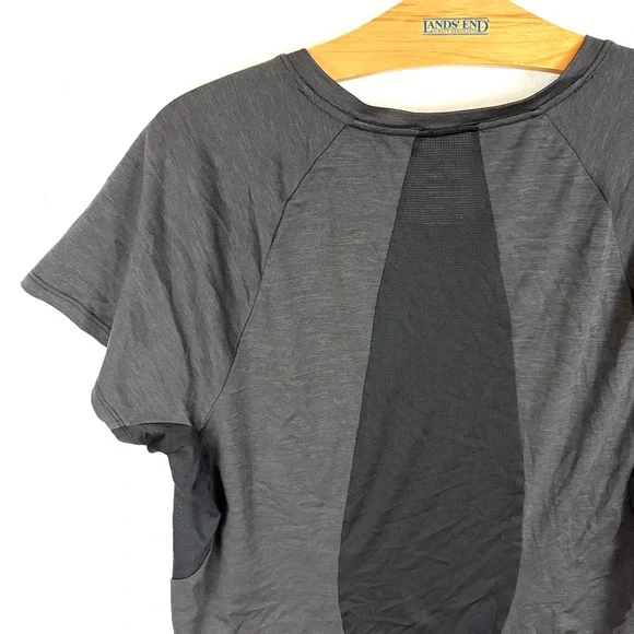 The North Face Women’s FlashDry Active Performance Tee – Charcoal Gray XL - Picture 10 of 13